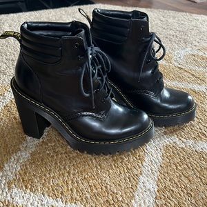 DR. MARTEN’S Persephone Smooth leather Padded Heeled boots / SZ 7 Women’s